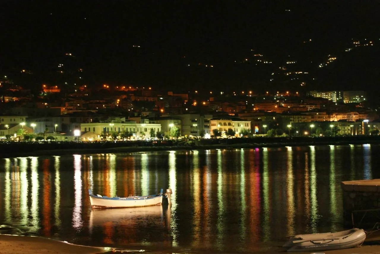 Appartamento Formidable a Piazza Duomo Cefalù 0*,