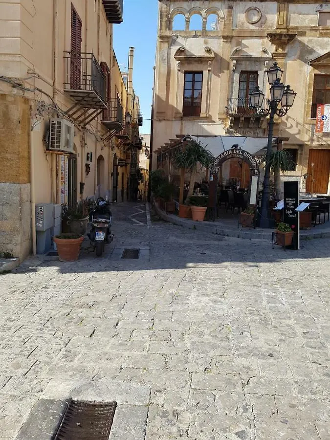 Appartamento Formidabile A Piazza Duomo Cefalù 0*,  Italie
